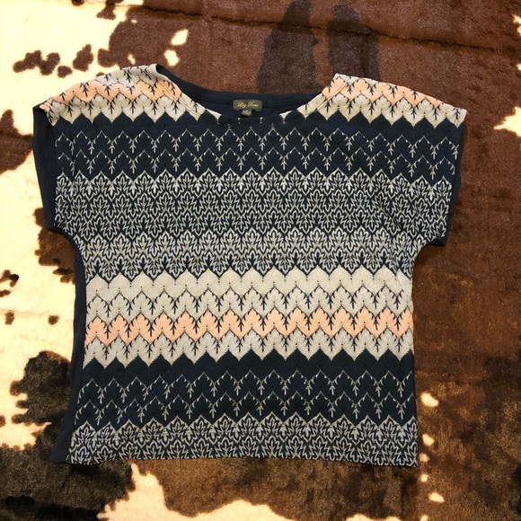 Navy and pink blouse - Picture 2 of 3